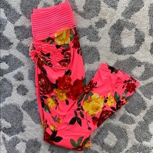 Cute Booty Lounge Leggings! Never worn!